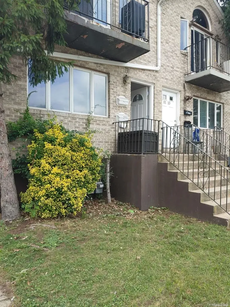 81-12 Commonwealth Boulevard Bellerose NY 11426