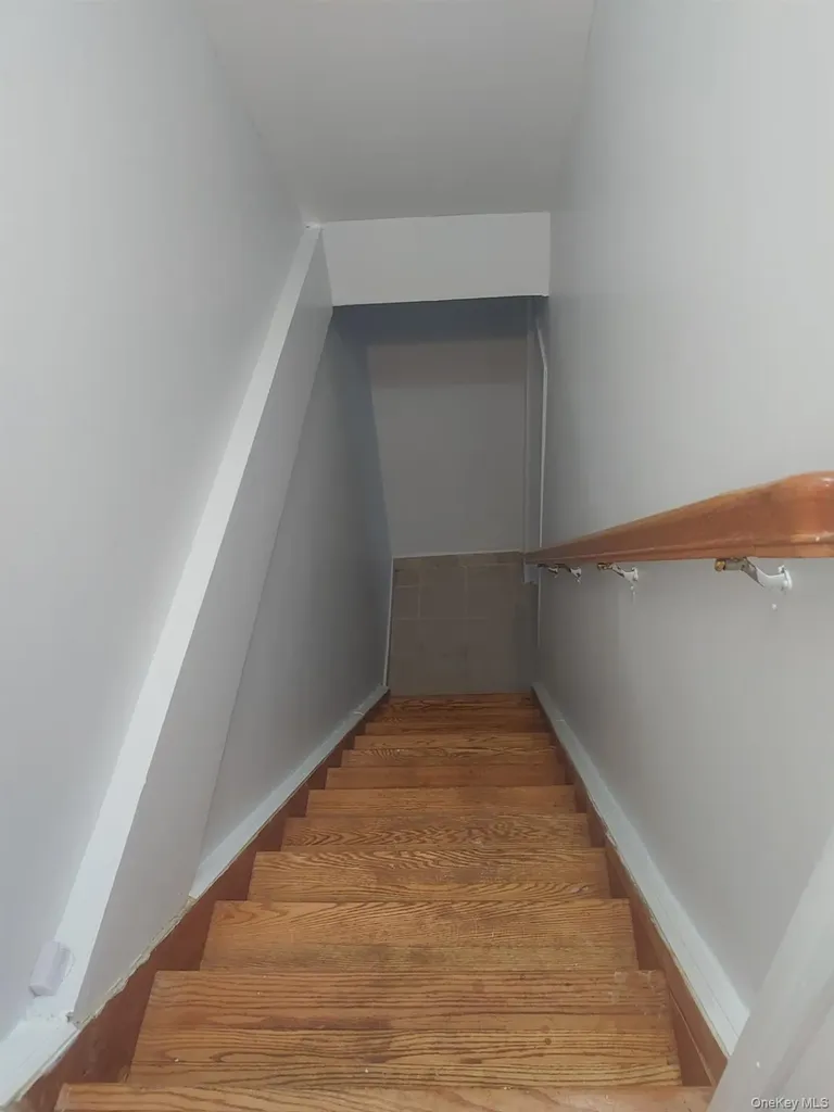 81-12 Commonwealth Boulevard Bellerose NY 11426