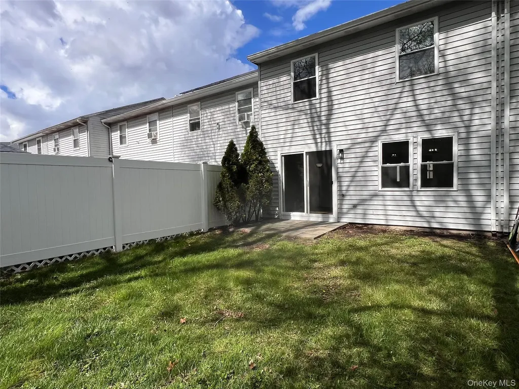 524 Saracino Drive Maybrook NY 12543