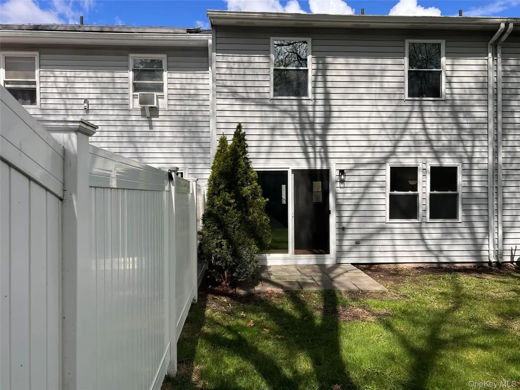 524 Saracino Drive Maybrook NY 12543