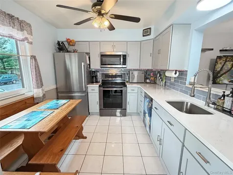 5007 Chelsea Cove N Hopewell Junction NY 12533