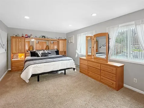 5007 Chelsea Cove N Hopewell Junction NY 12533