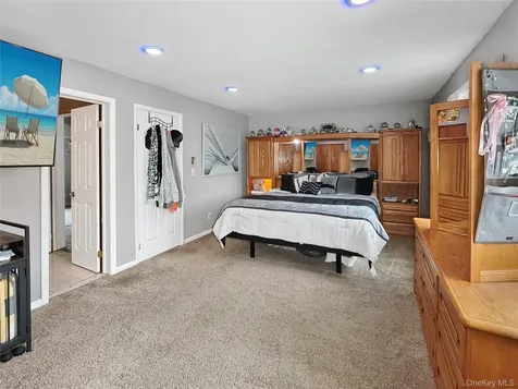 5007 Chelsea Cove N Hopewell Junction NY 12533