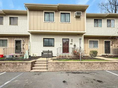 5007 Chelsea Cove N Hopewell Junction NY 12533