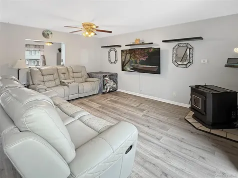 5007 Chelsea Cove N Hopewell Junction NY 12533