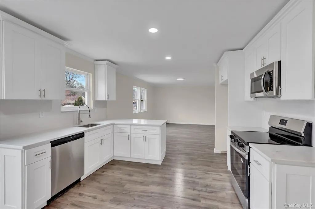 85 Patchogue Avenue Mastic NY 11950