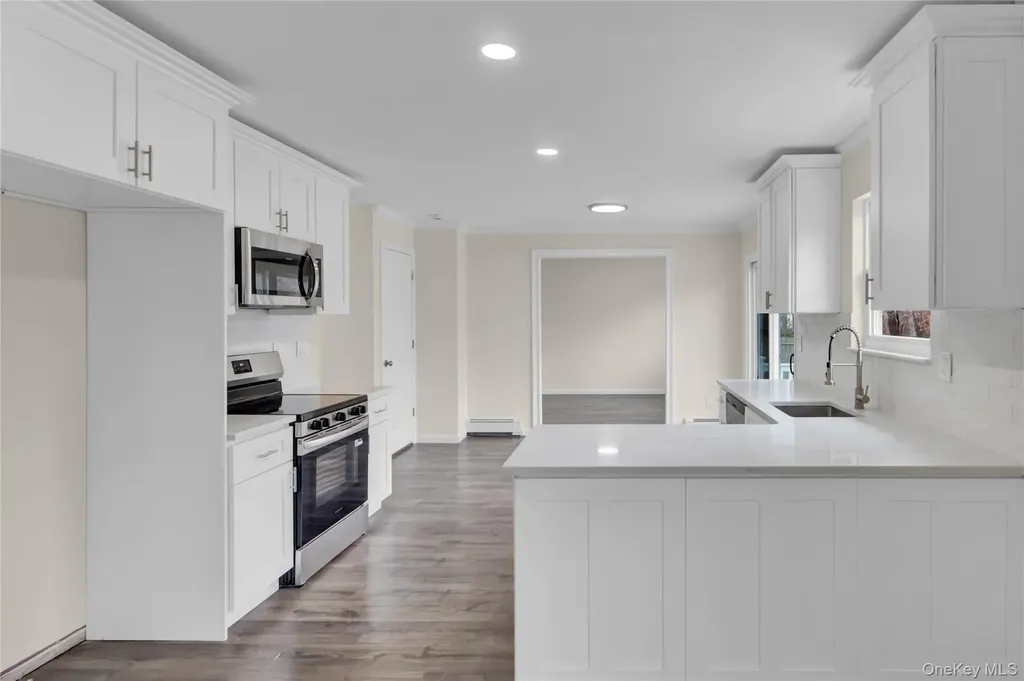 85 Patchogue Avenue Mastic NY 11950