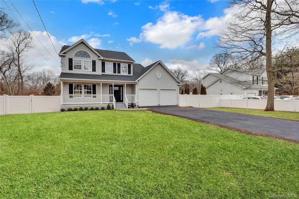 85 Patchogue Avenue Mastic NY 11950
