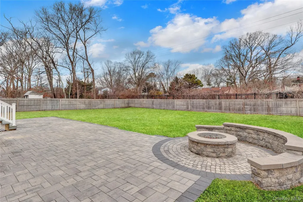 85 Patchogue Avenue Mastic NY 11950