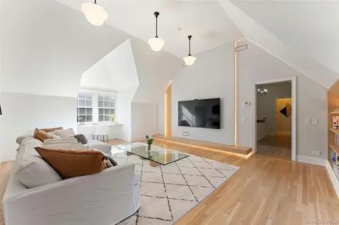 50 Greendale Road Scarsdale NY 10583