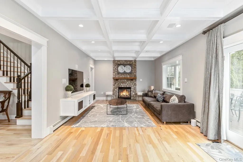 26 Box Tree Road East Quogue NY 11942