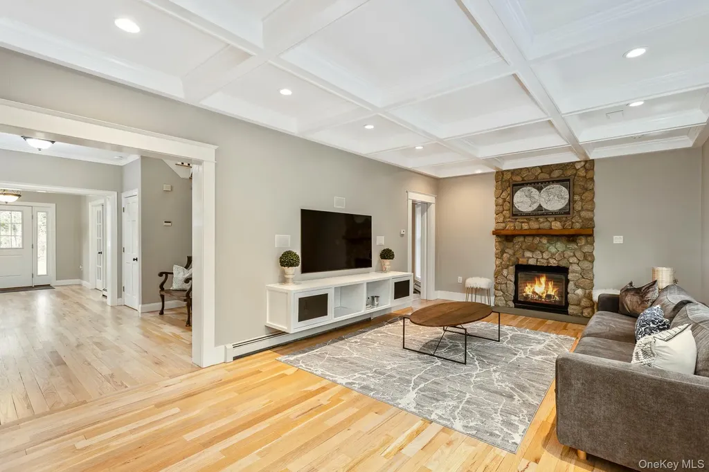 26 Box Tree Road East Quogue NY 11942
