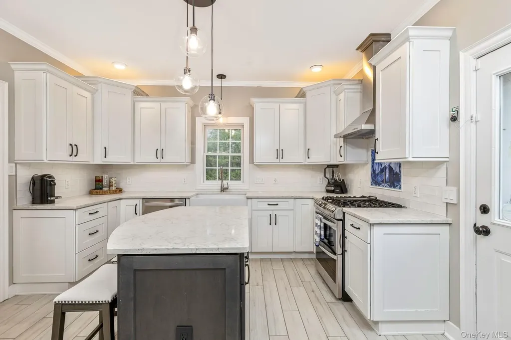 26 Box Tree Road East Quogue NY 11942