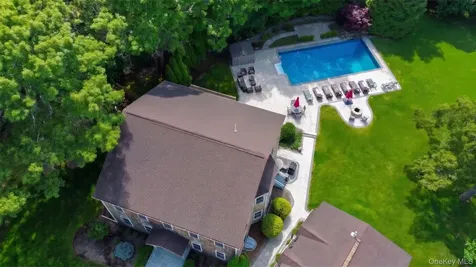 26 Box Tree Road East Quogue NY 11942