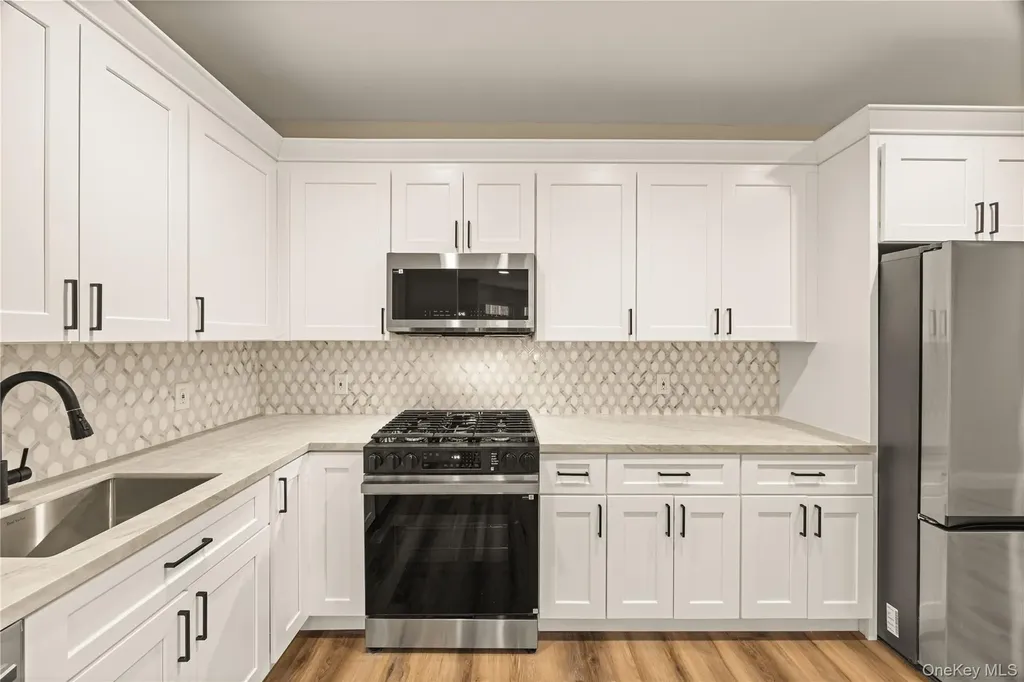 5 Jacqueline Way North Babylon NY 11703