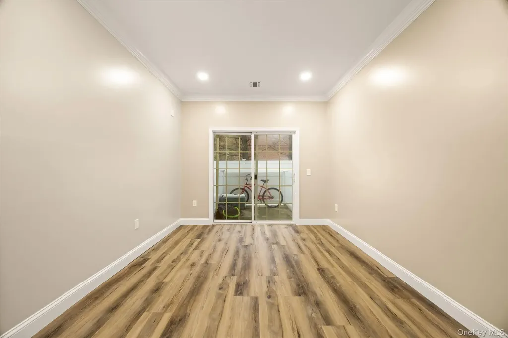 5 Jacqueline Way North Babylon NY 11703