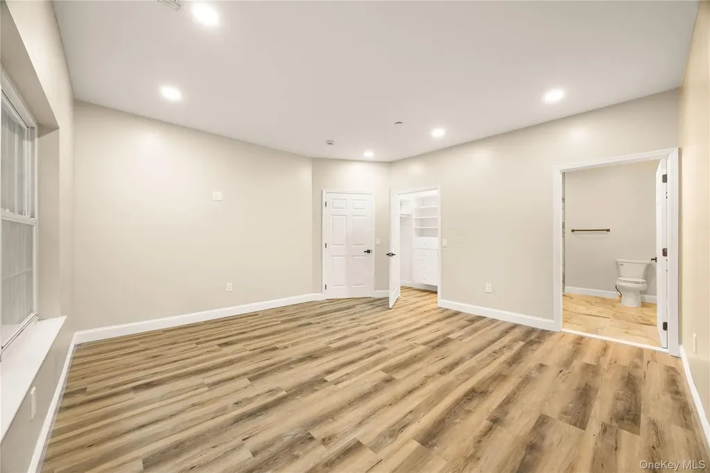 5 Jacqueline Way North Babylon NY 11703