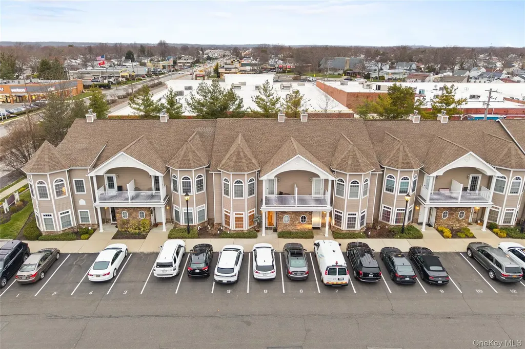 5 Jacqueline Way North Babylon NY 11703