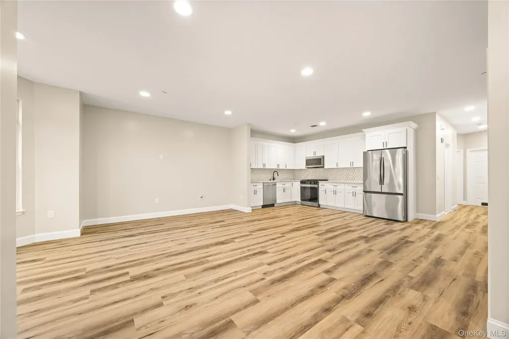 5 Jacqueline Way North Babylon NY 11703