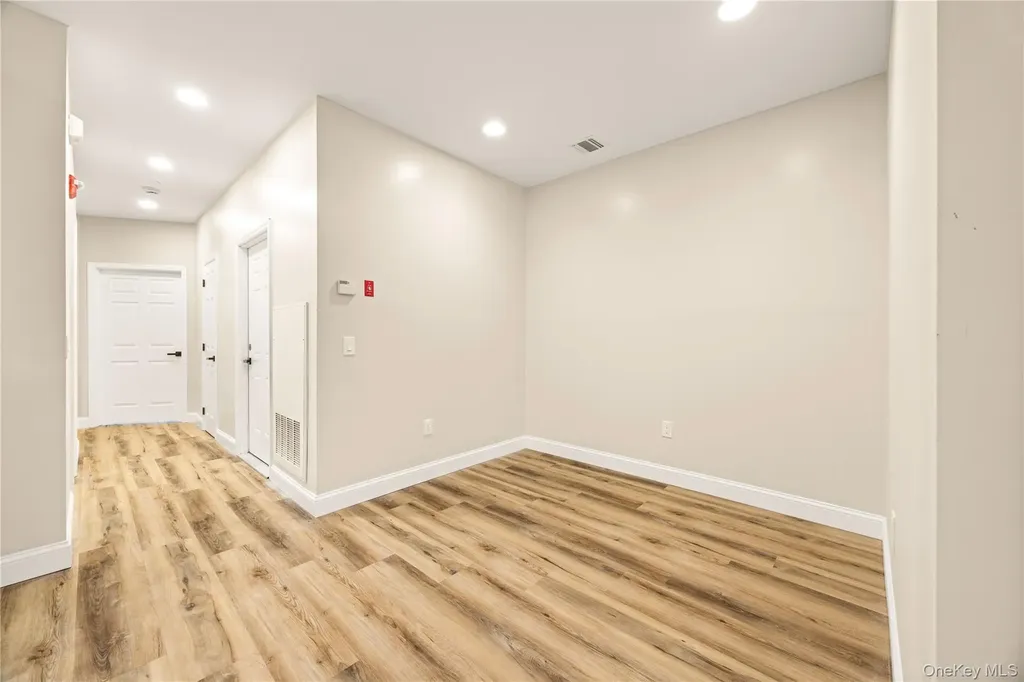 5 Jacqueline Way North Babylon NY 11703