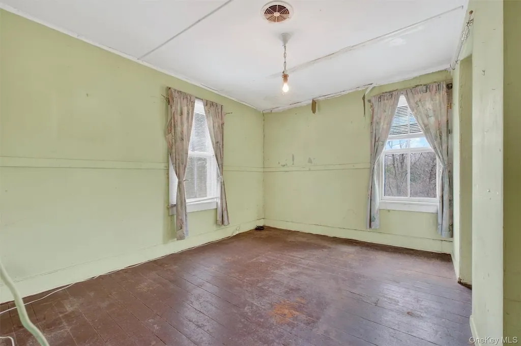 16 Hamilton Road Wappingers Falls NY 12590
