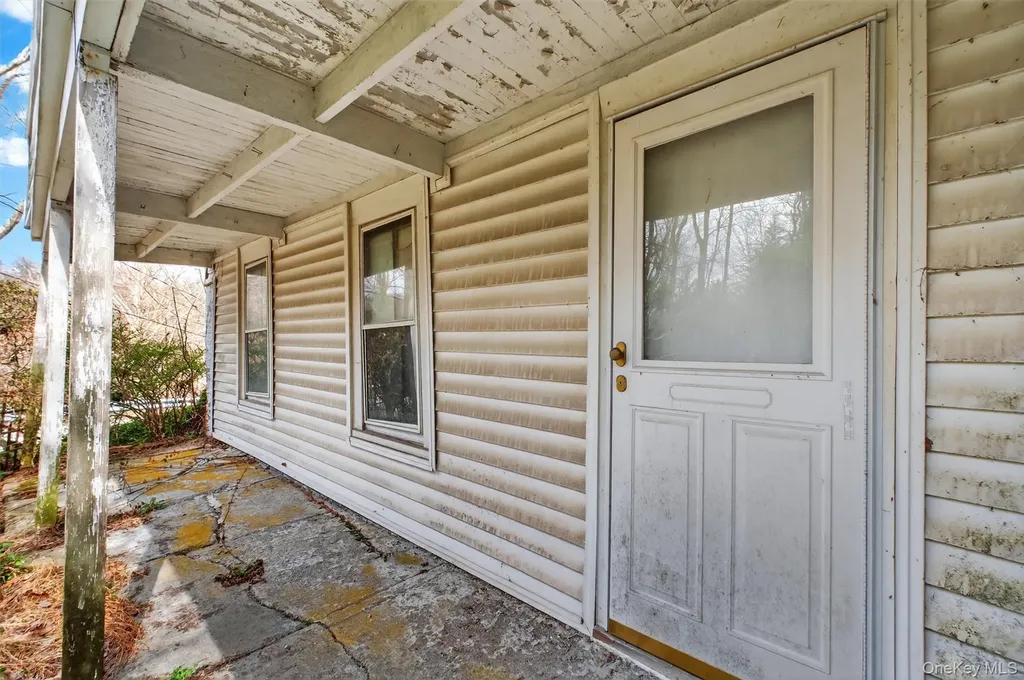 16 Hamilton Road Wappingers Falls NY 12590