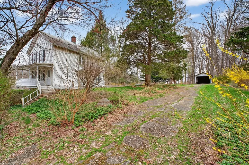 16 Hamilton Road Wappingers Falls NY 12590