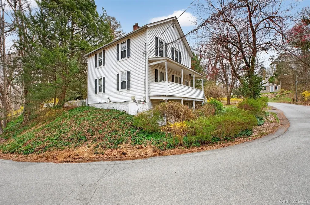 16 Hamilton Road Wappingers Falls NY 12590