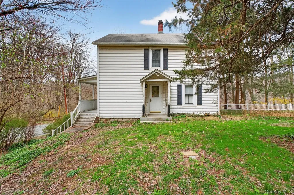 16 Hamilton Road Wappingers Falls NY 12590