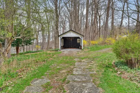 16 Hamilton Road Wappingers Falls NY 12590