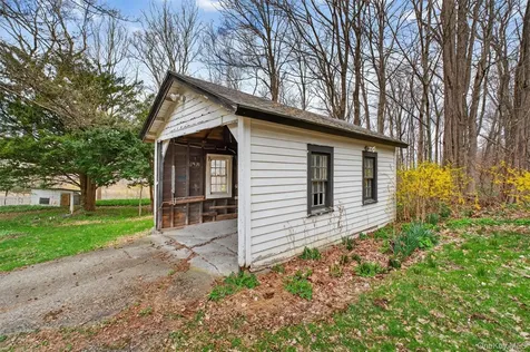 16 Hamilton Road Wappingers Falls NY 12590
