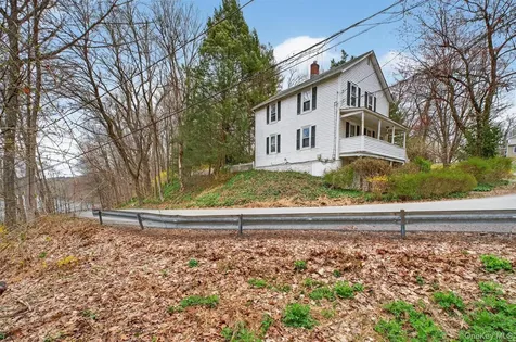 16 Hamilton Road Wappingers Falls NY 12590