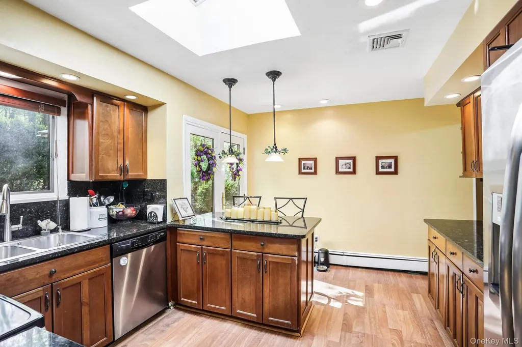 21 Stonehouse Road Somers NY 10589
