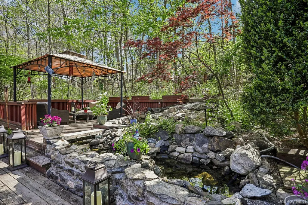 21 Stonehouse Road Somers NY 10589