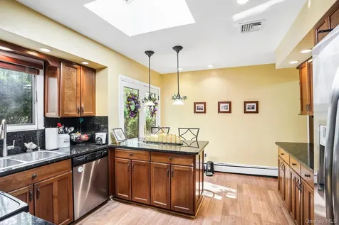 21 Stonehouse Road Somers NY 10589