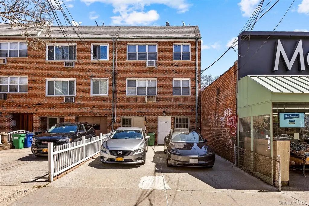 5263 65th Place Maspeth NY 11378