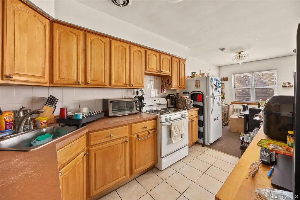 5263 65th Place Maspeth NY 11378