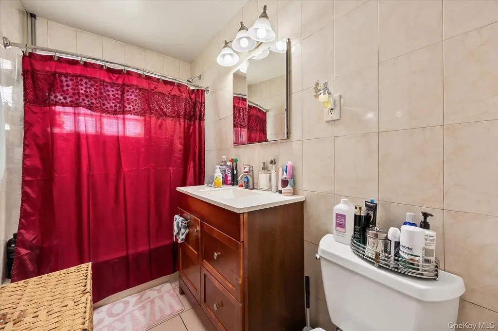5263 65th Place Maspeth NY 11378