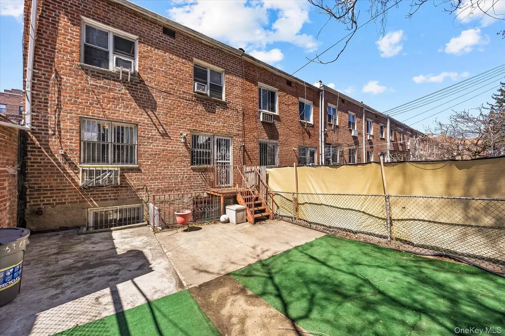 5263 65th Place Maspeth NY 11378