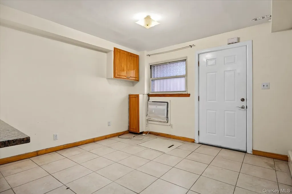 5263 65th Place Maspeth NY 11378