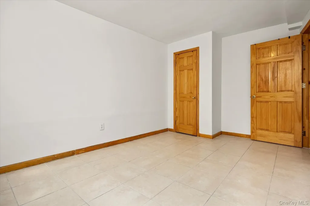 5263 65th Place Maspeth NY 11378