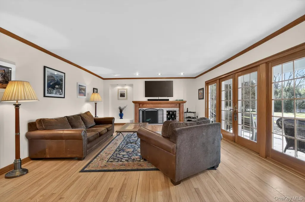16 Beach Road Northport NY 11768