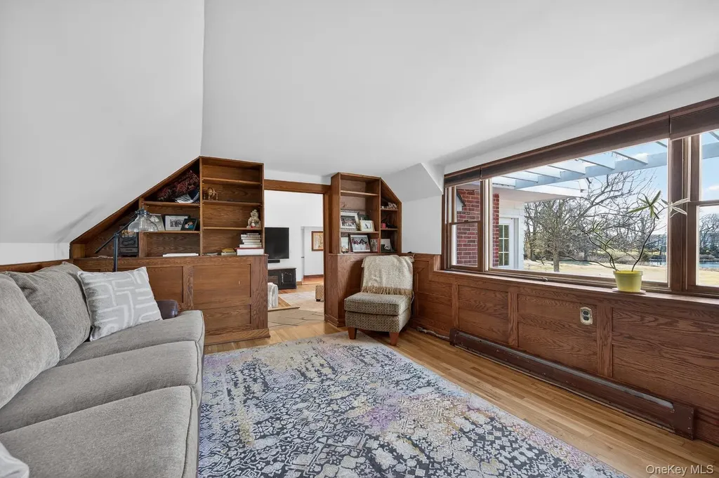 16 Beach Road Northport NY 11768