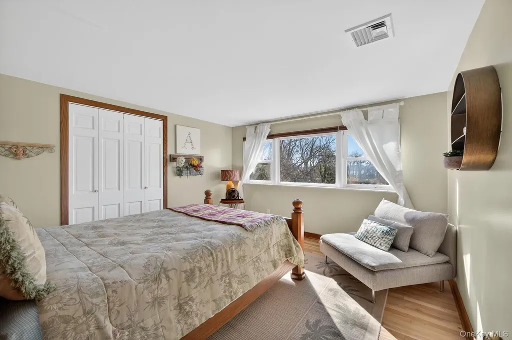 16 Beach Road Northport NY 11768