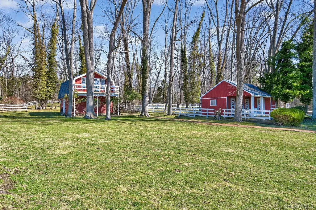 16 Beach Road Northport NY 11768