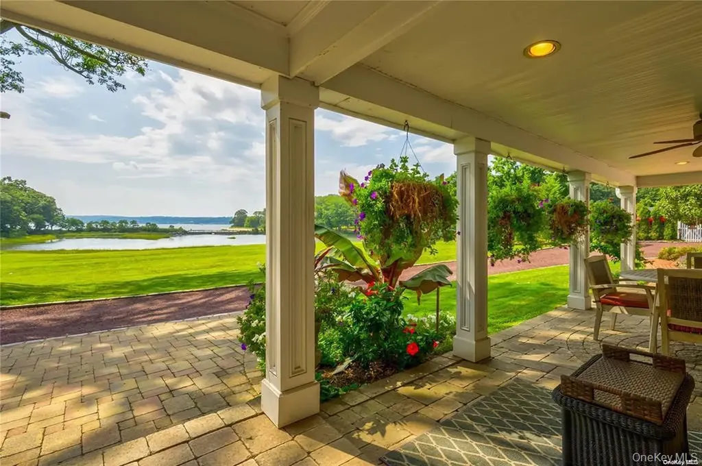 16 Beach Road Northport NY 11768