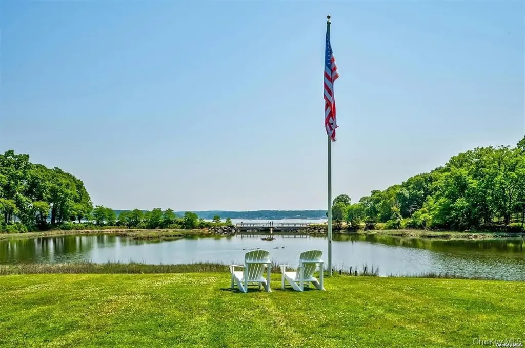 16 Beach Road Northport NY 11768