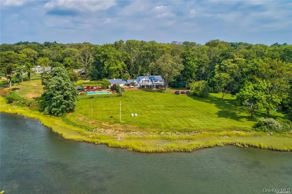 16 Beach Road Northport NY 11768
