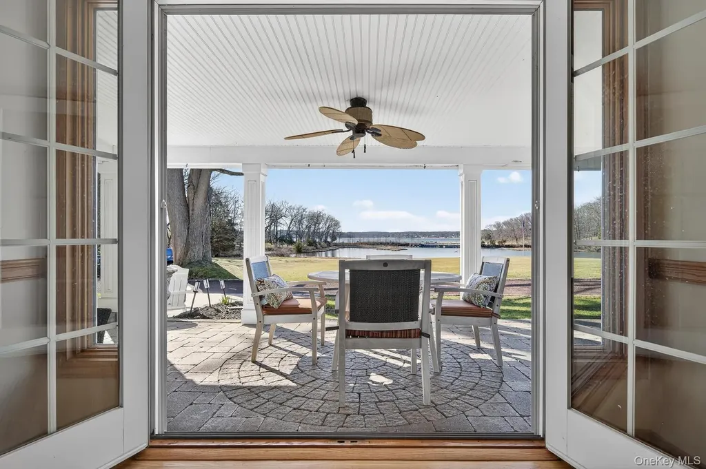 16 Beach Road Northport NY 11768