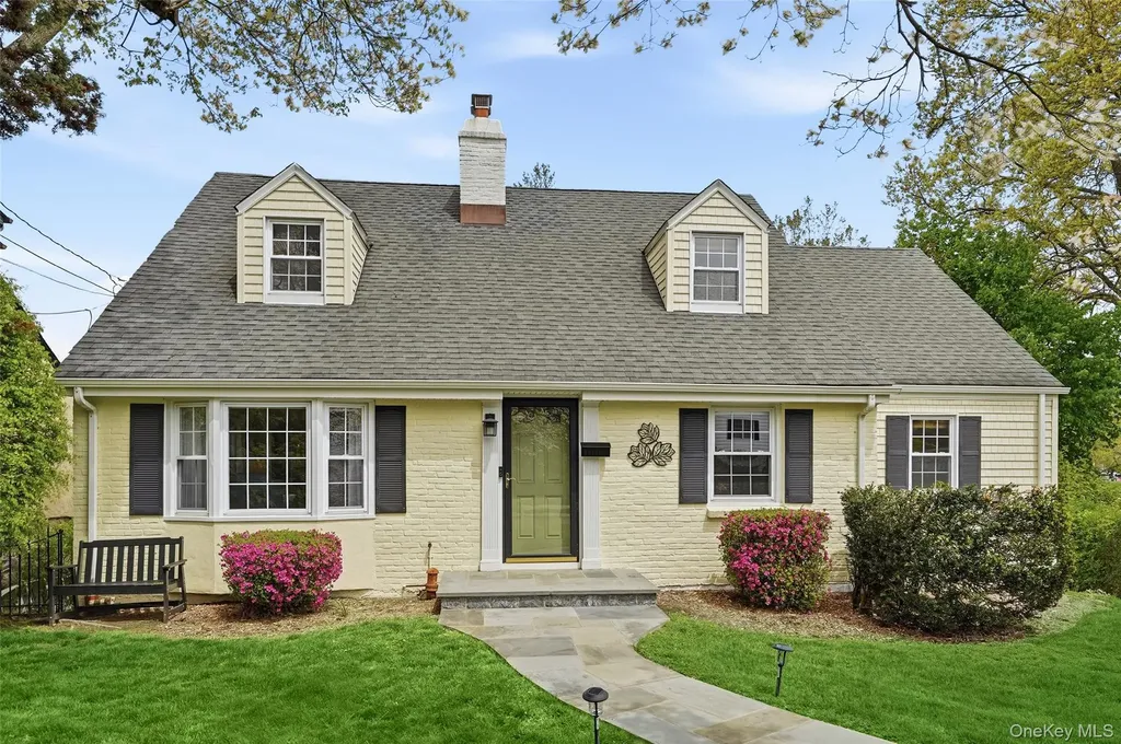 325 Frank Avenue Mamaroneck NY 10543